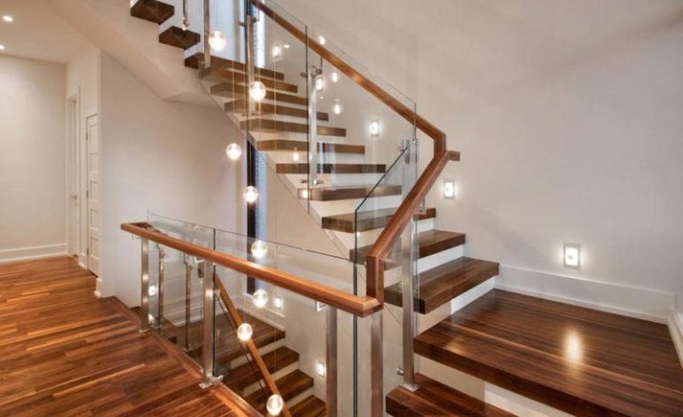 Які перила вибрати для сходів в приватному будинку?