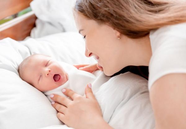 Як доглядати за новонародженою дитиною